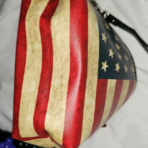 American Flag Wrislet - Picture 3 of 4